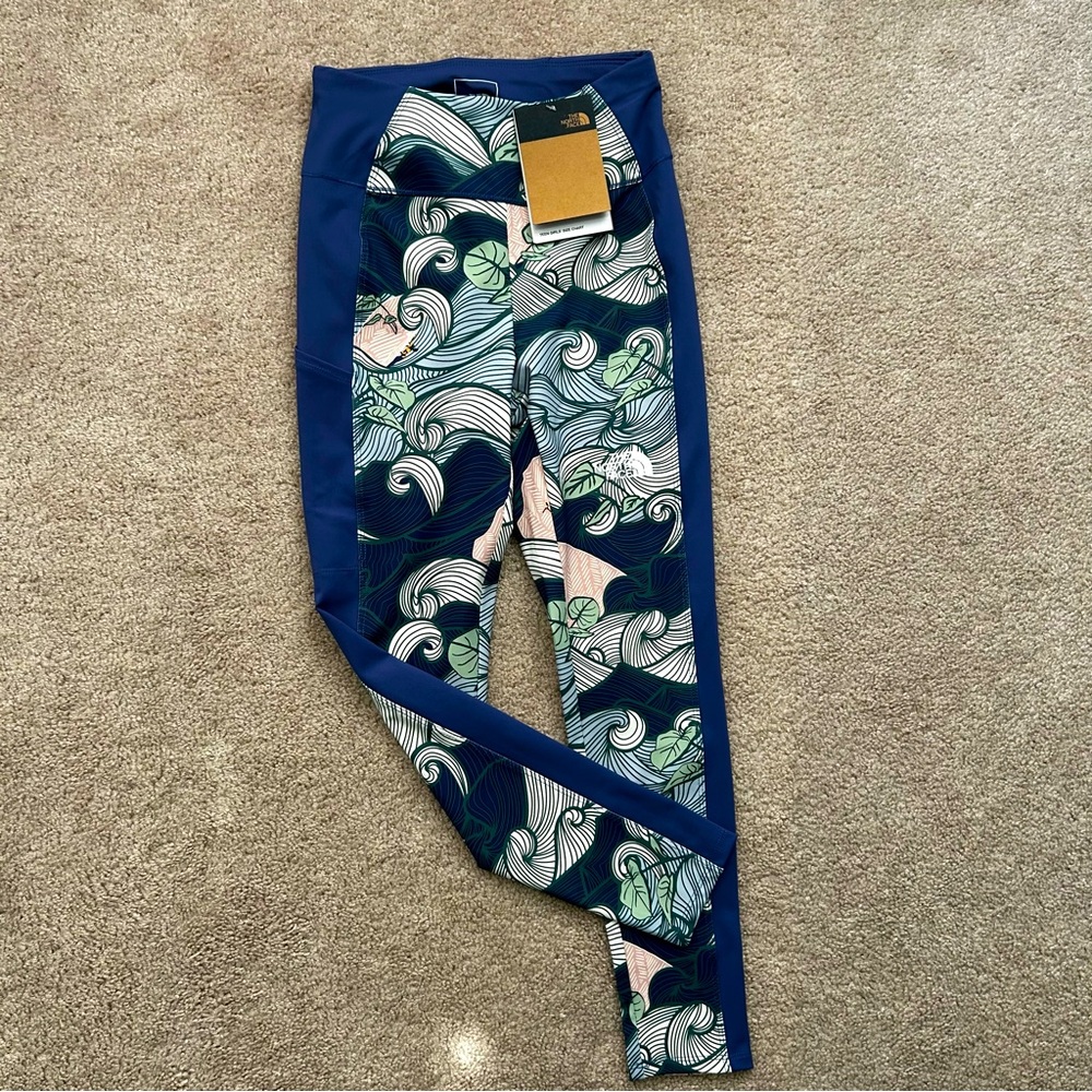 Girls Large (12) The North Face Never Stop Tight Cave Blue Waves Floral NWT